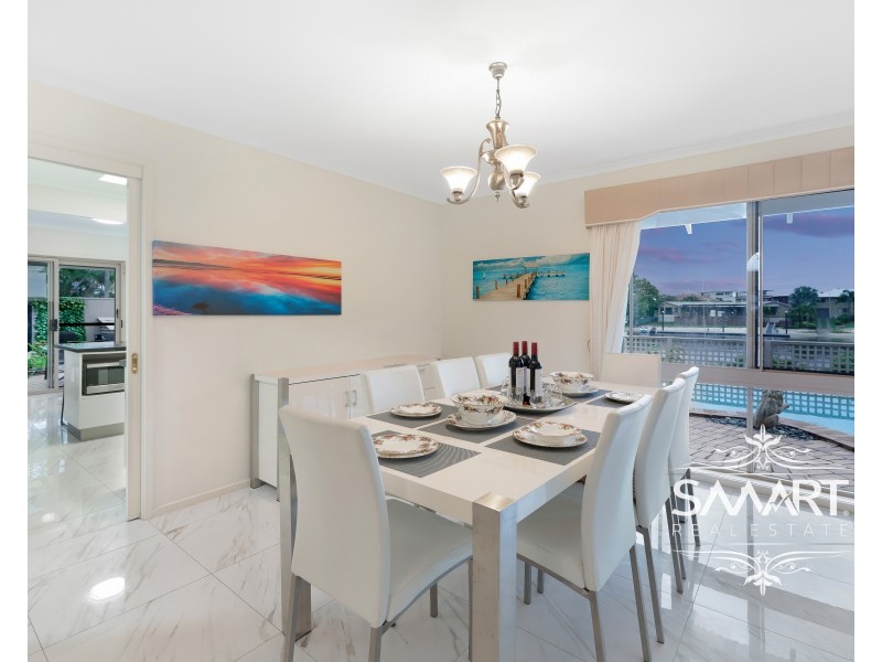 72 Waitomo Street, Broadbeach Waters QLD 4218