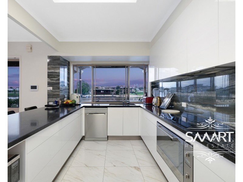 72 Waitomo Street, Broadbeach Waters QLD 4218