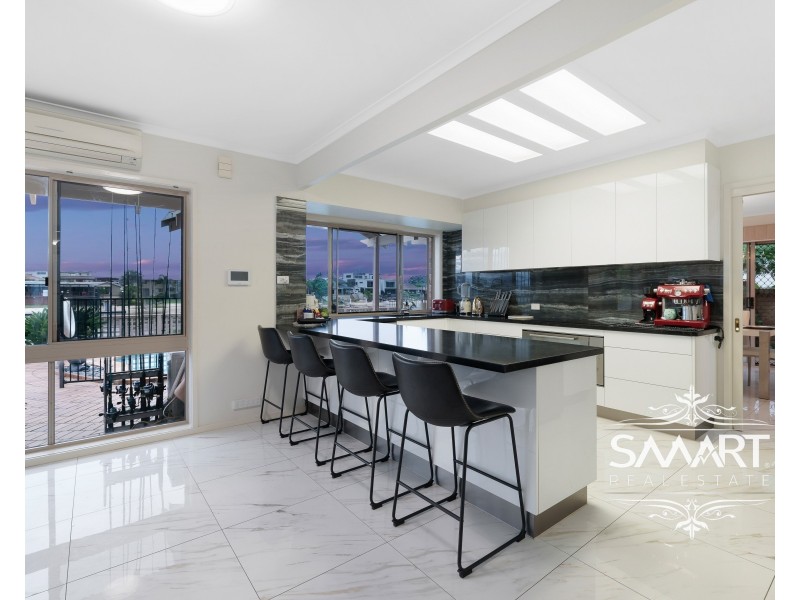 72 Waitomo Street, Broadbeach Waters QLD 4218