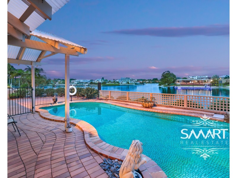 72 Waitomo Street, Broadbeach Waters QLD 4218