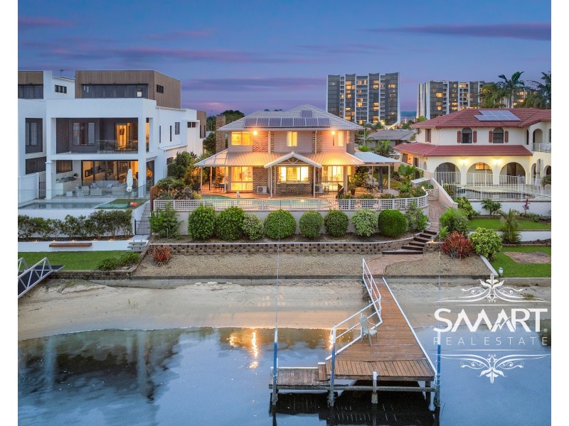 72 Waitomo Street, Broadbeach Waters QLD 4218