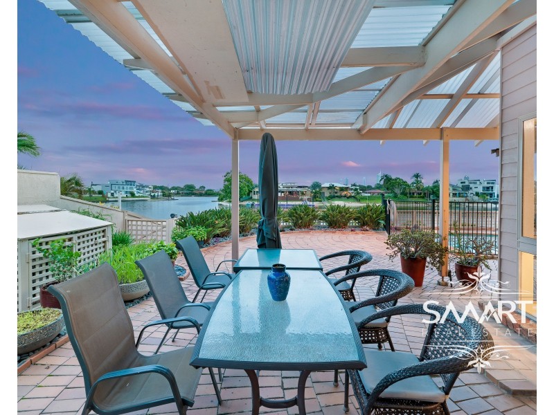 72 Waitomo Street, Broadbeach Waters QLD 4218