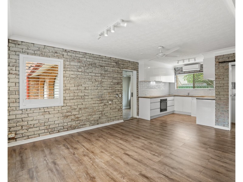 4/148 Frank Street, Labrador QLD 4215