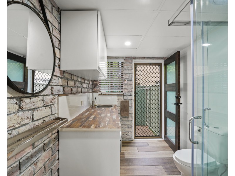4/148 Frank Street, Labrador QLD 4215