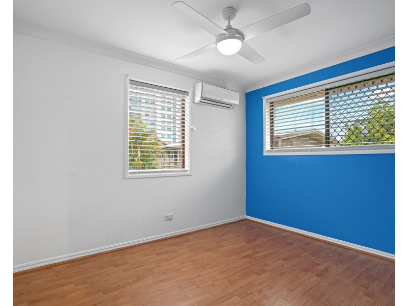 4/148 Frank Street, Labrador QLD 4215