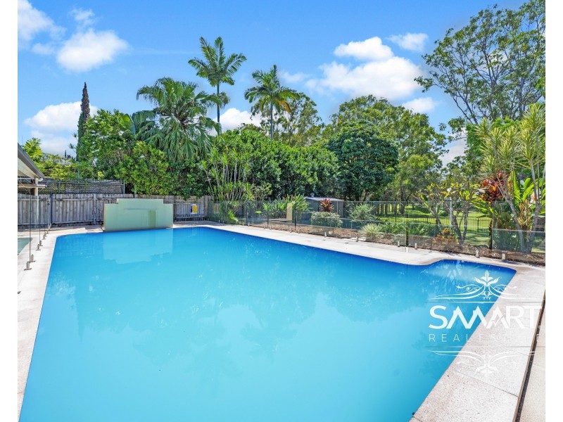 7 Tambourah Drive, Benowa QLD 4217