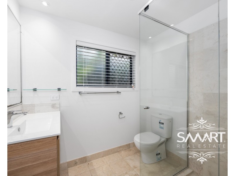 7 Tambourah Drive, Benowa QLD 4217