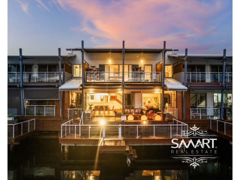 8/1 Manacor Place, Coombabah QLD 4216