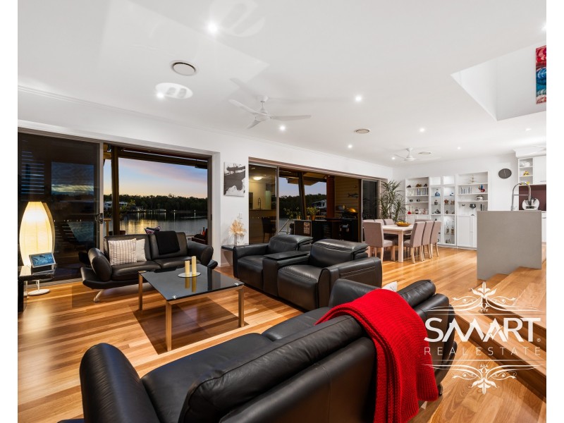 8/1 Manacor Place, Coombabah QLD 4216