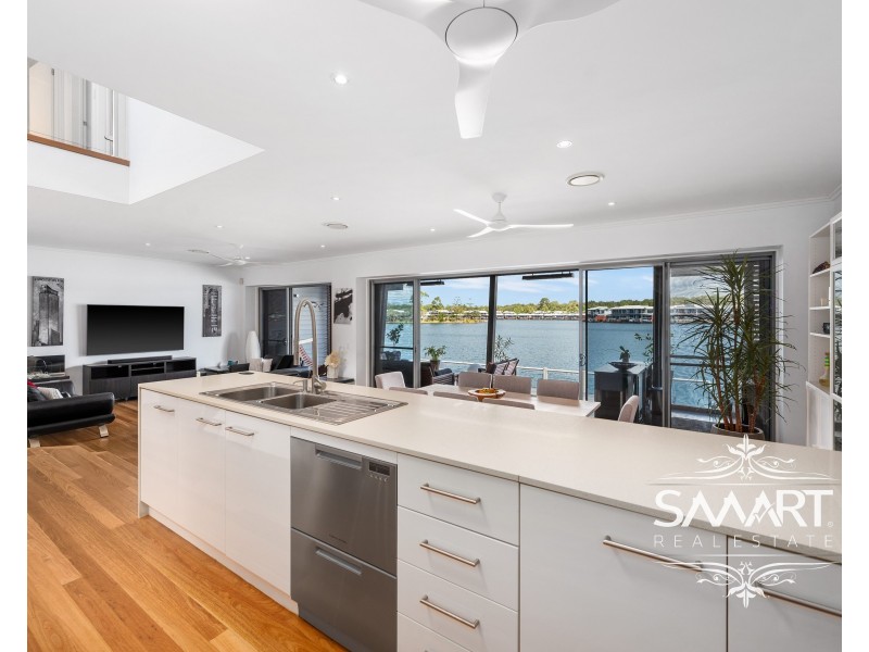 8/1 Manacor Place, Coombabah QLD 4216