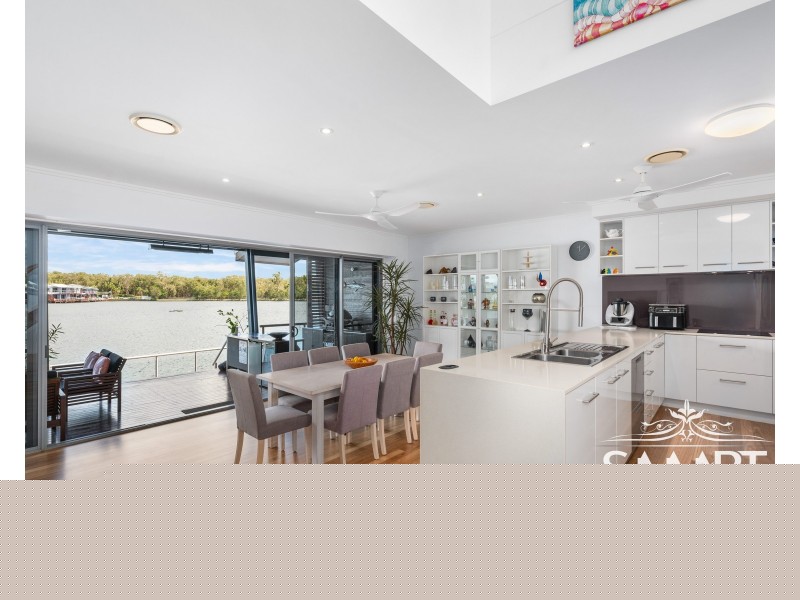 8/1 Manacor Place, Coombabah QLD 4216