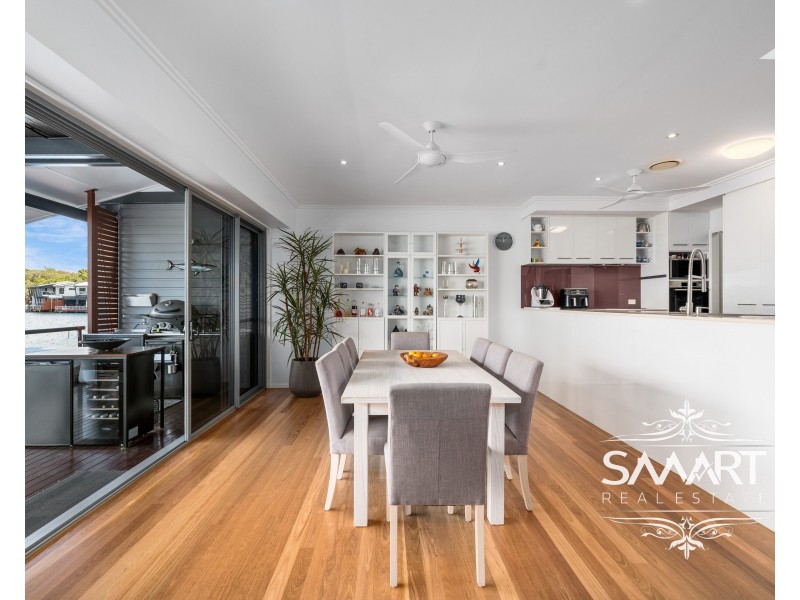 8/1 Manacor Place, Coombabah QLD 4216