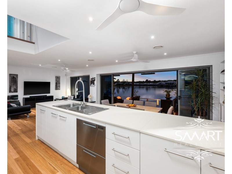 8/1 Manacor Place, Coombabah QLD 4216