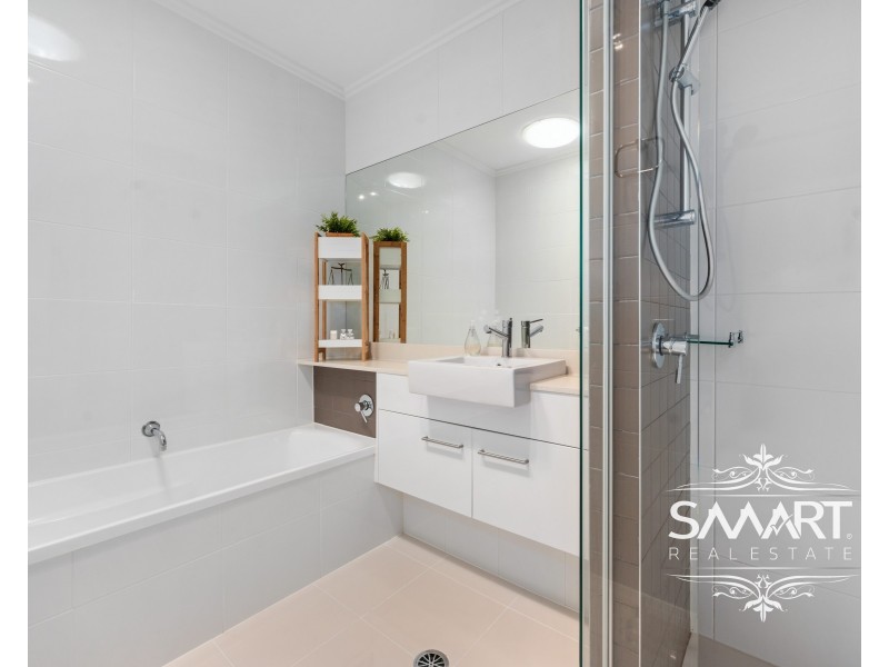 8/1 Manacor Place, Coombabah QLD 4216