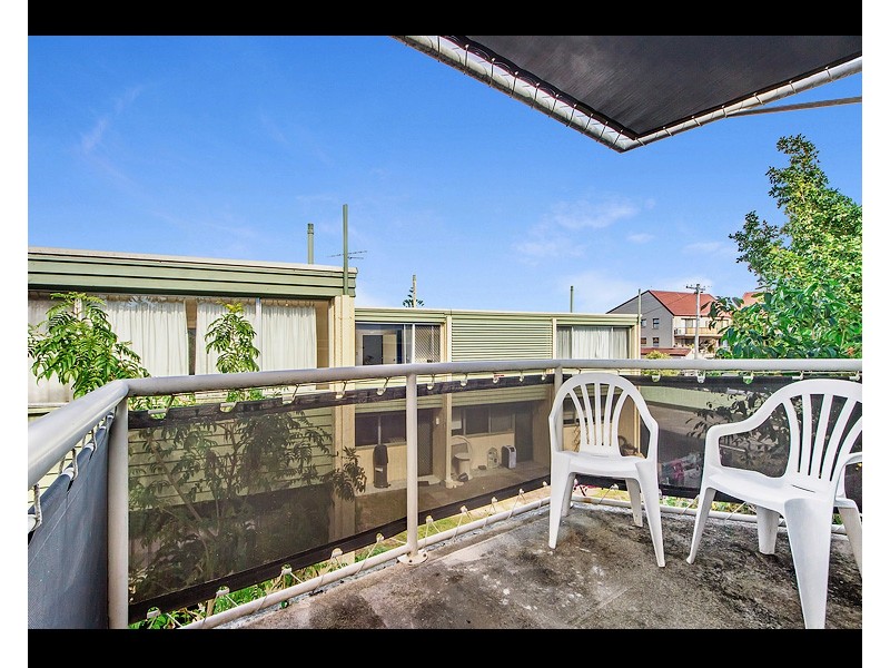 14/15 Weemala Street, Chevron Island QLD 4217