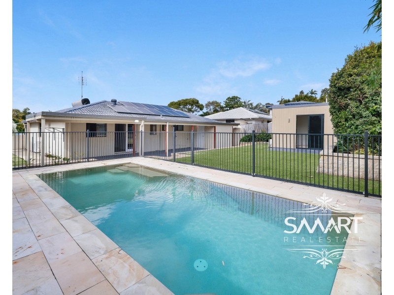 43 Lambros Drive, Benowa QLD 4217