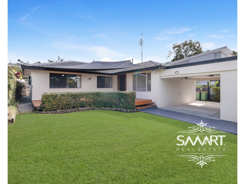 43 Lambros Drive, Benowa QLD 4217