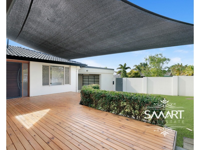 43 Lambros Drive, Benowa QLD 4217