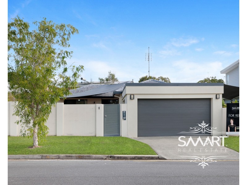 43 Lambros Drive, Benowa QLD 4217