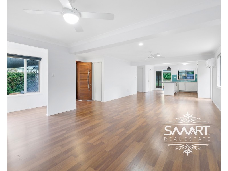 43 Lambros Drive, Benowa QLD 4217