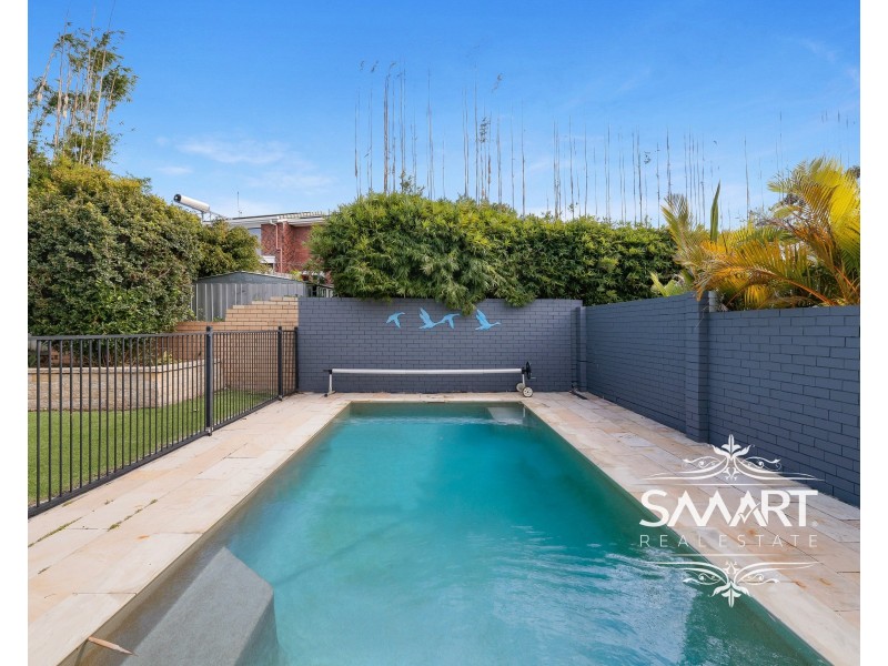 43 Lambros Drive, Benowa QLD 4217