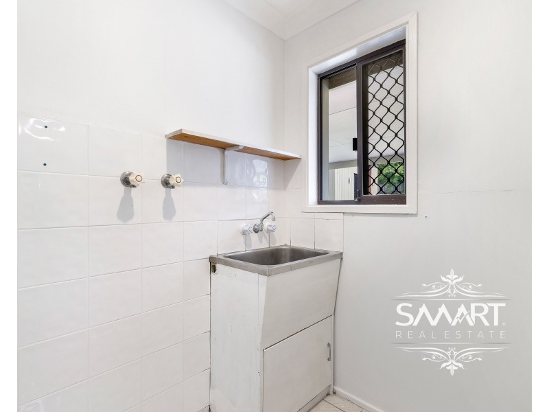 43 Lambros Drive, Benowa QLD 4217