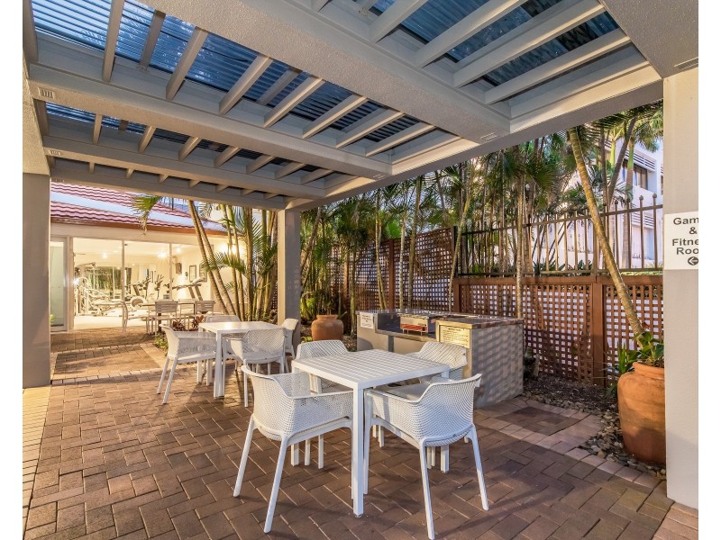 208 & 209/140-144 Ferny Avenue, Surfers Paradise QLD 4217