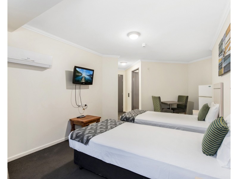 208 & 209/140-144 Ferny Avenue, Surfers Paradise QLD 4217
