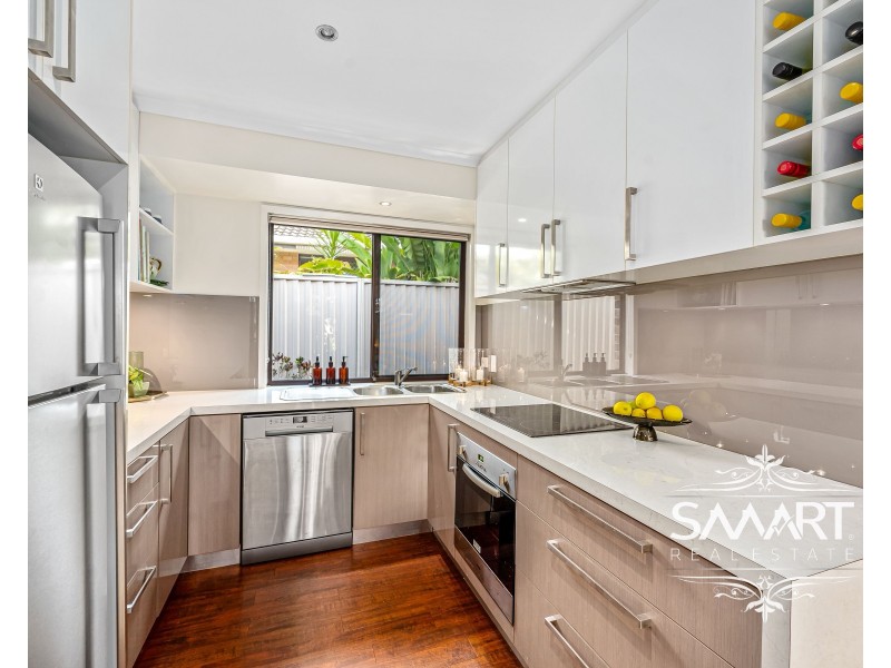 2/24 Botanical Drive, Labrador QLD 4215