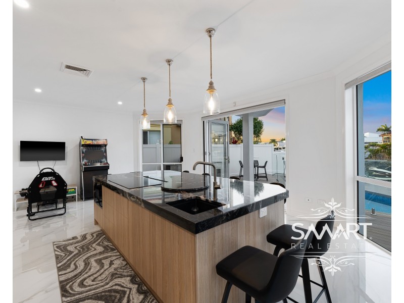 7 The Lido, Isle Of Capri QLD 4217