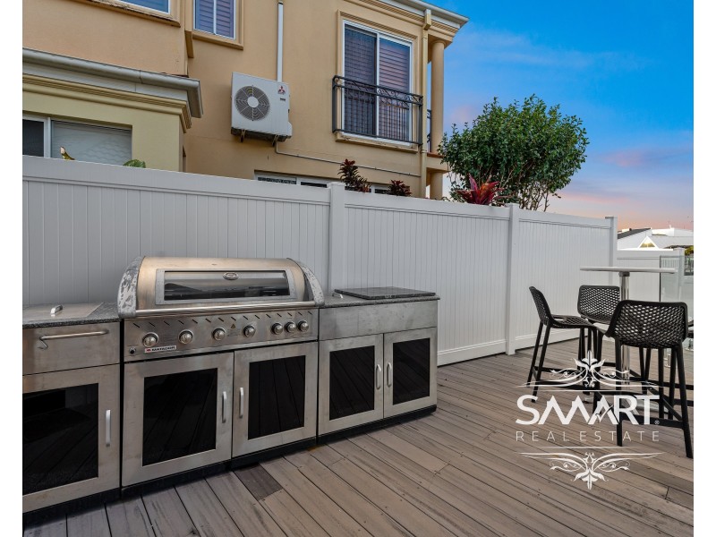 7 The Lido, Isle Of Capri QLD 4217