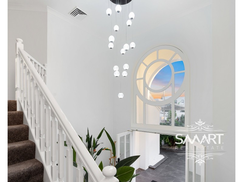 7 The Lido, Isle Of Capri QLD 4217