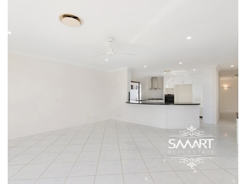 8 Buccaneer Court, Paradise Waters QLD 4217