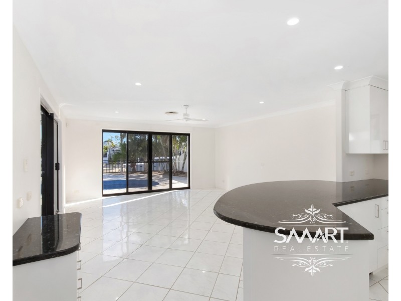 8 Buccaneer Court, Paradise Waters QLD 4217