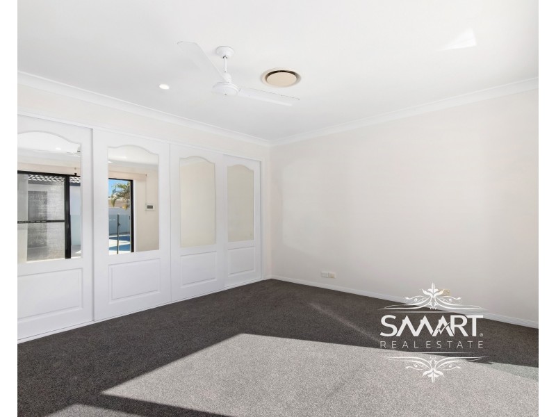 8 Buccaneer Court, Paradise Waters QLD 4217
