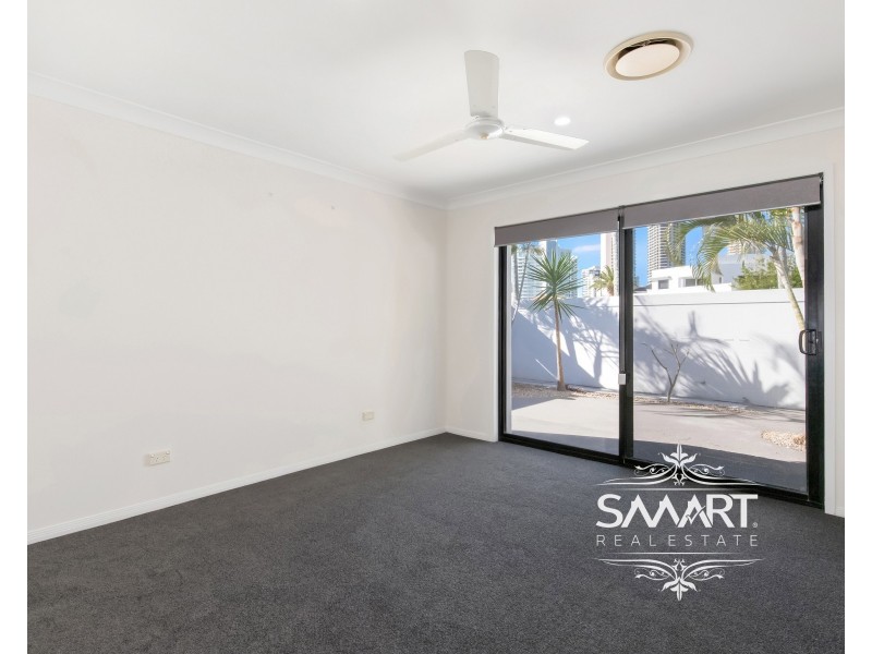 8 Buccaneer Court, Paradise Waters QLD 4217