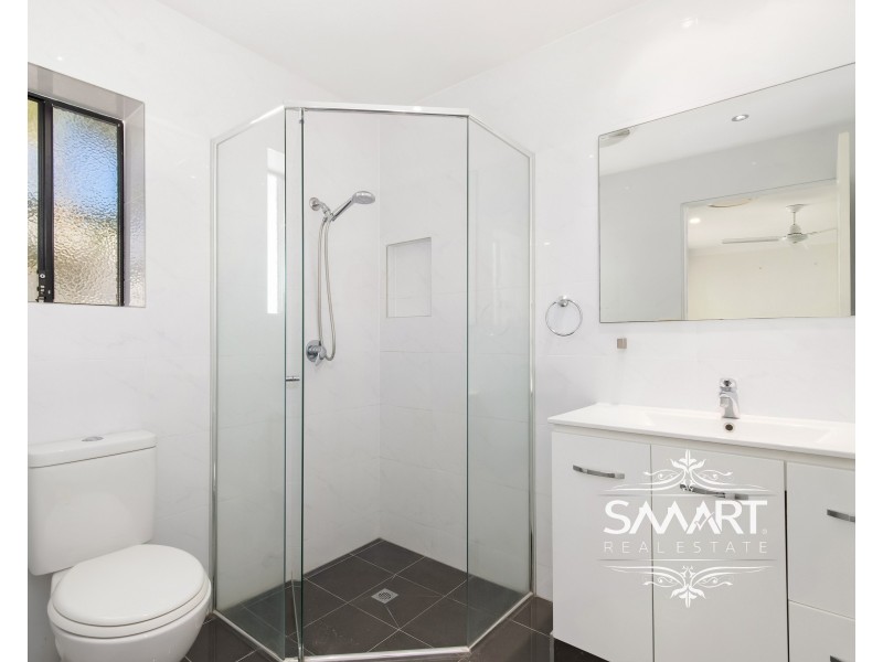 8 Buccaneer Court, Paradise Waters QLD 4217