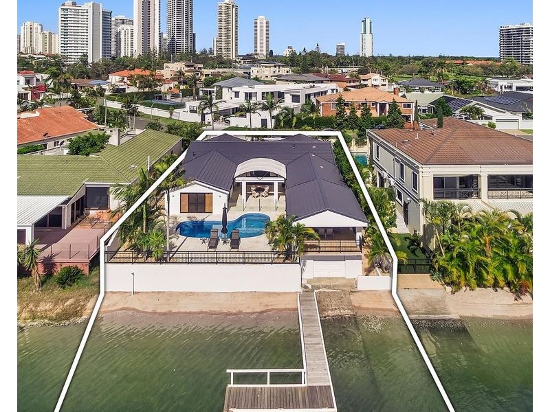 8 Buccaneer Court, Paradise Waters QLD 4217