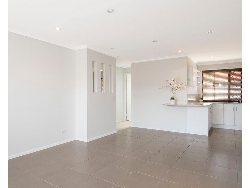 1/12 Callistemon Court, Arundel QLD 4214