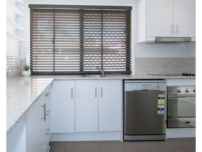 1/12 Callistemon Court, Arundel QLD 4214