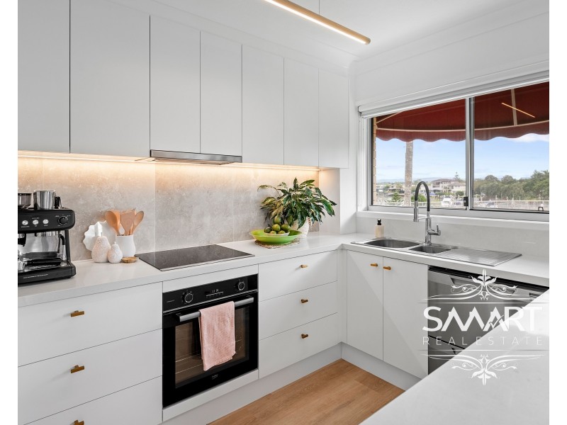 8/192 Ferny Avenue, Surfers Paradise QLD 4217