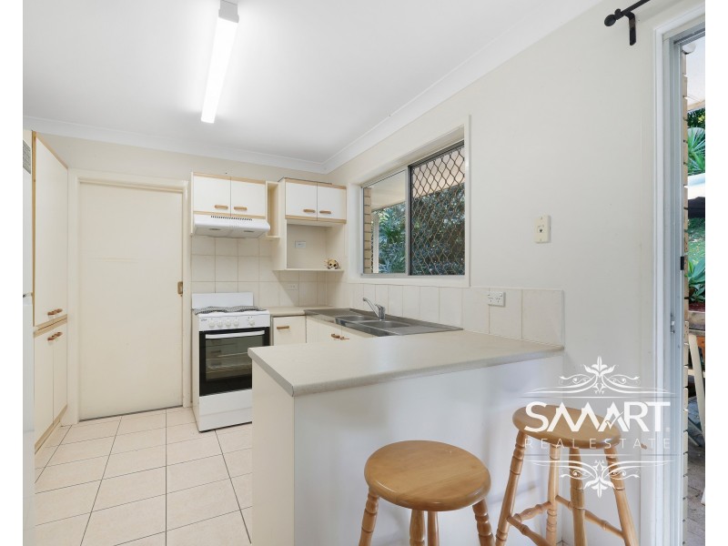 33 Lowanna Drive, Ashmore QLD 4214