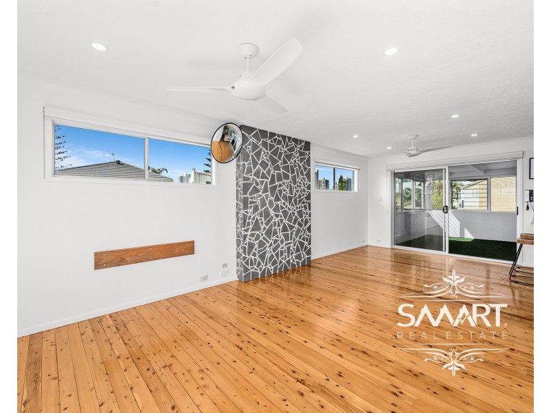 8 Valencia Avenue, Isle Of Capri QLD 4217