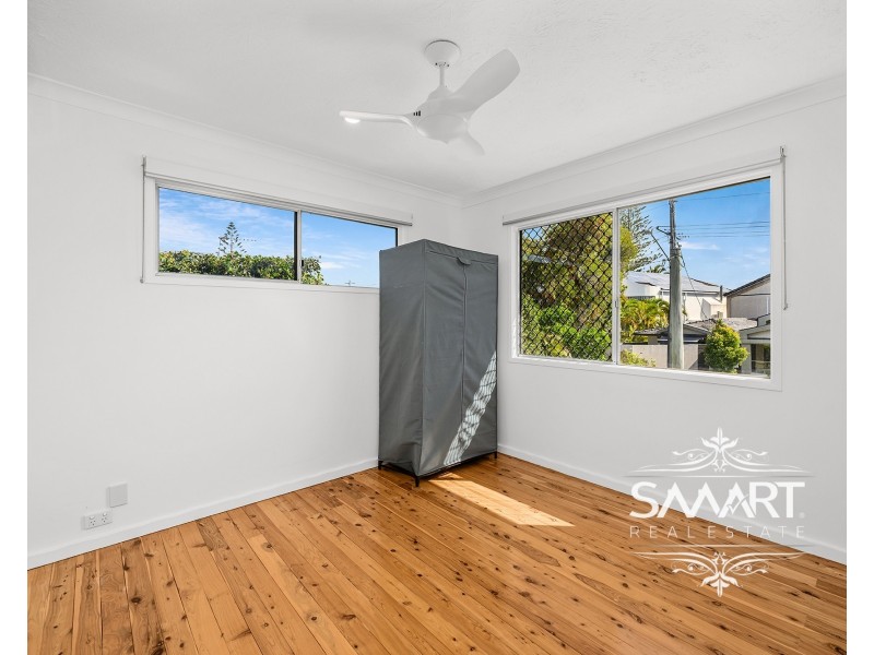 8 Valencia Avenue, Isle Of Capri QLD 4217