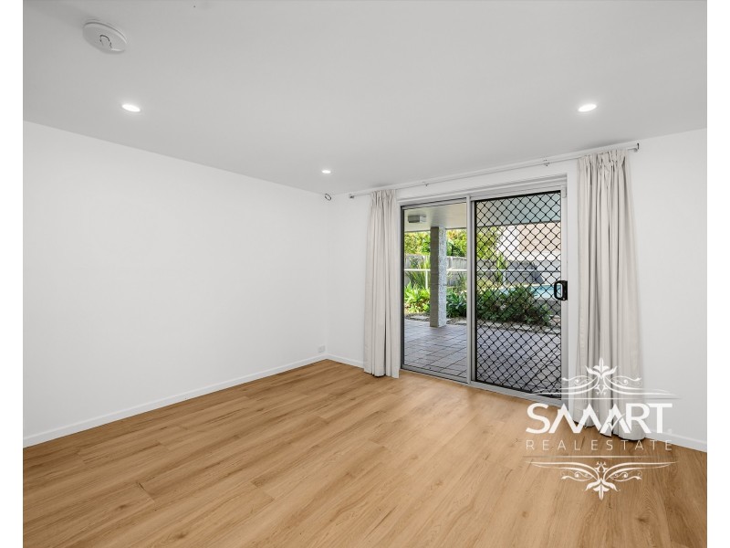 8 Valencia Avenue, Isle Of Capri QLD 4217