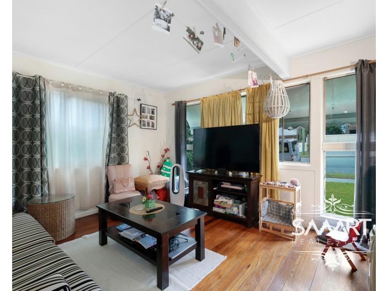 40 Sydney Street, Labrador QLD 4215