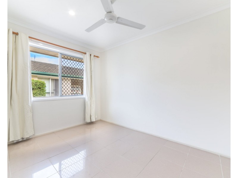 1/20 Parneno Street, Chevron Island QLD 4217