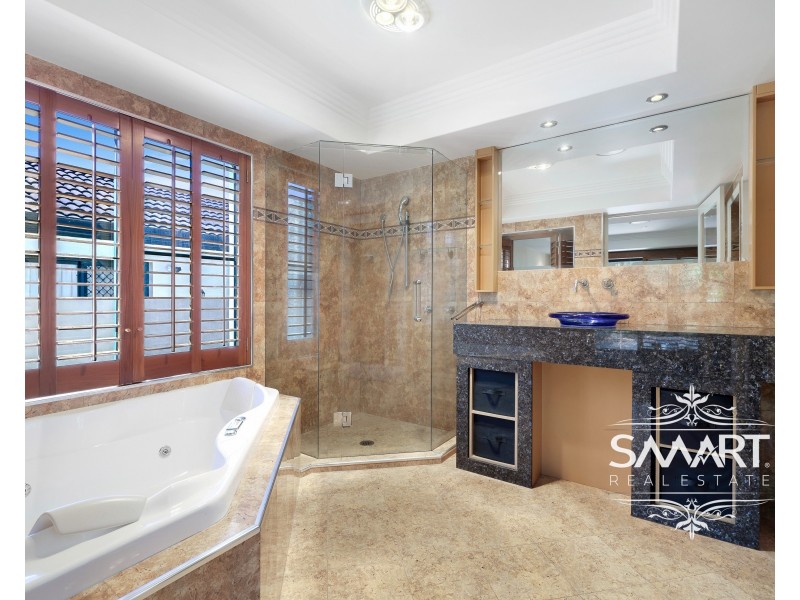 9 Claremont Drive, Robina QLD 4226