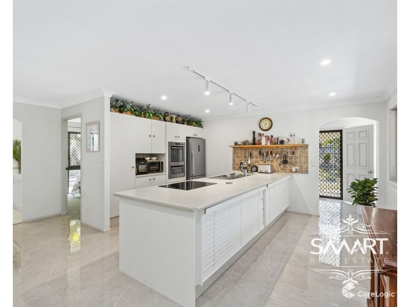28 Balfour Crescent, Highland Park QLD 4211