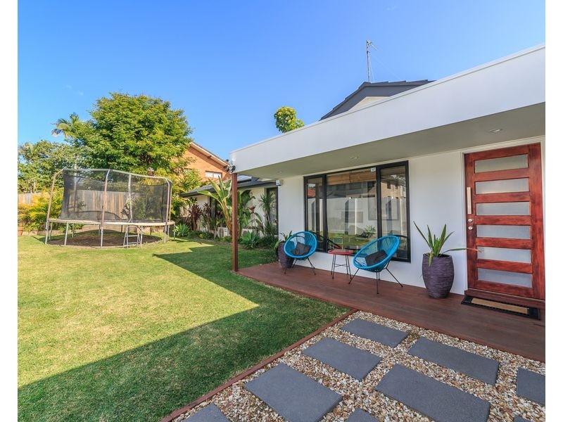 54 Lambros Drive, Benowa QLD 4217